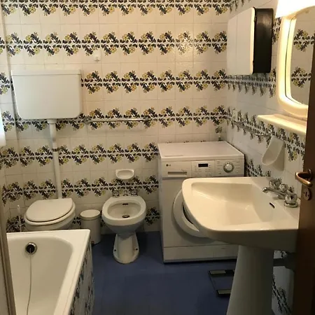 Apartament Trilocale Corso Inglesi Vicino Alle Spiagge. *